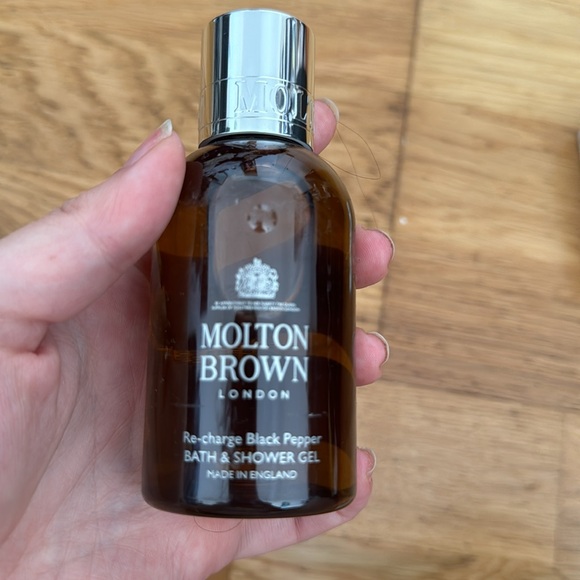 Set of two Molton Brown shower gels - Picture 3 of 3